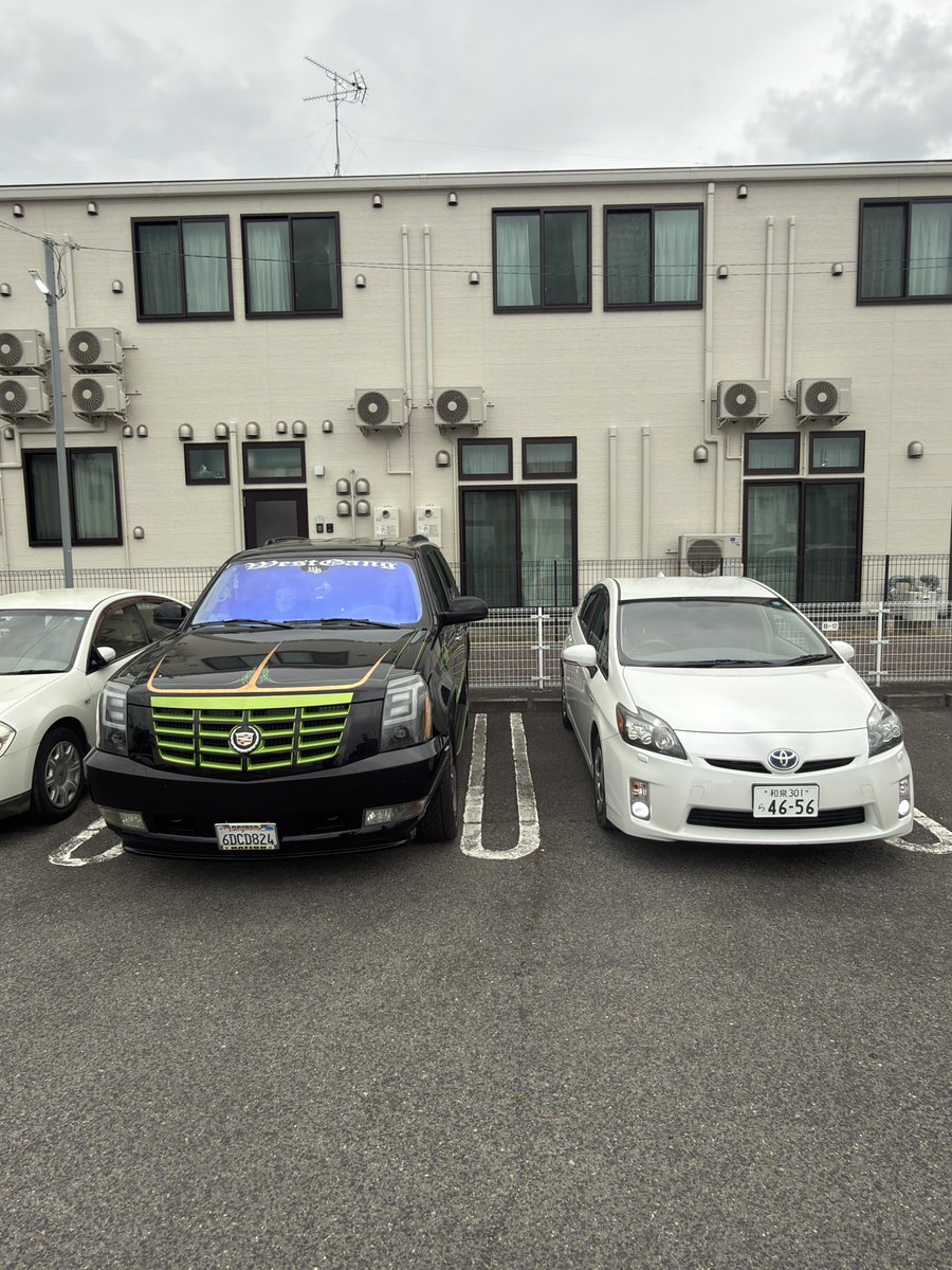 blenda_kiku888's tweet photo. セカンドカーとりあえず適当ナンバーで
納車🔥来週ナンバー変更で再来週あたりにフロント、サイドゴーストフィルムはります😎とりあえずメインカーと一緒に写真撮っといた👋サードカーなんか買おうかな😂
全部用途が違った車で😁
#車好き #車好きな人と繋がりたい #アメ車 https://t.co/WBpOhJJmgP