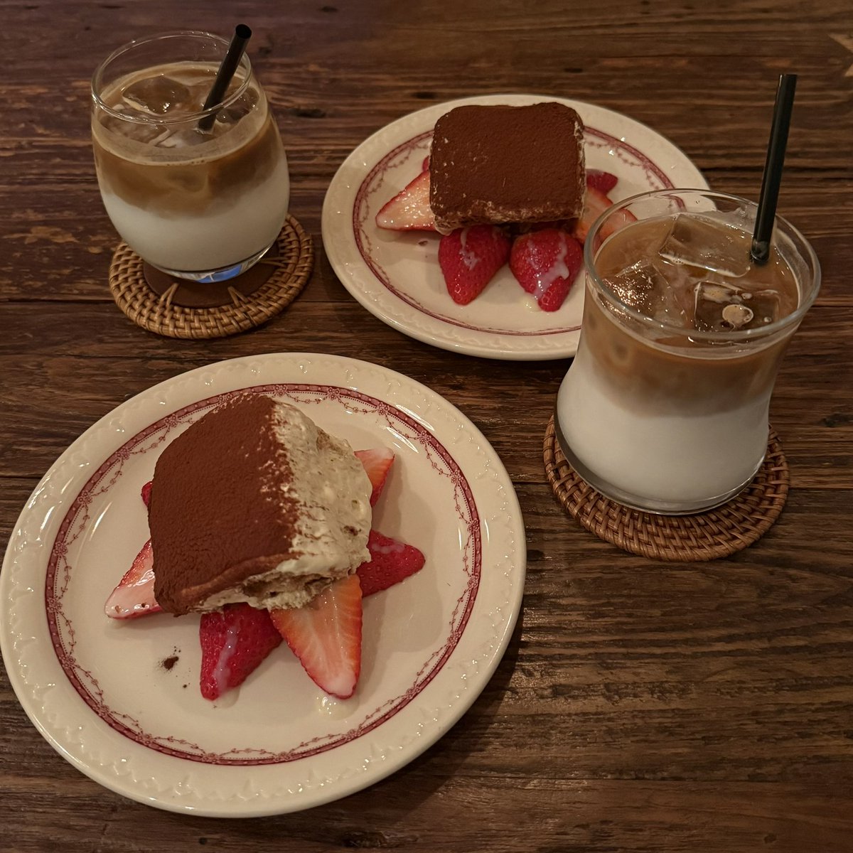 6g_mn's tweet image. 最近の私と最近行ったカフェ🍰☕️

#レズビアン #lgbt