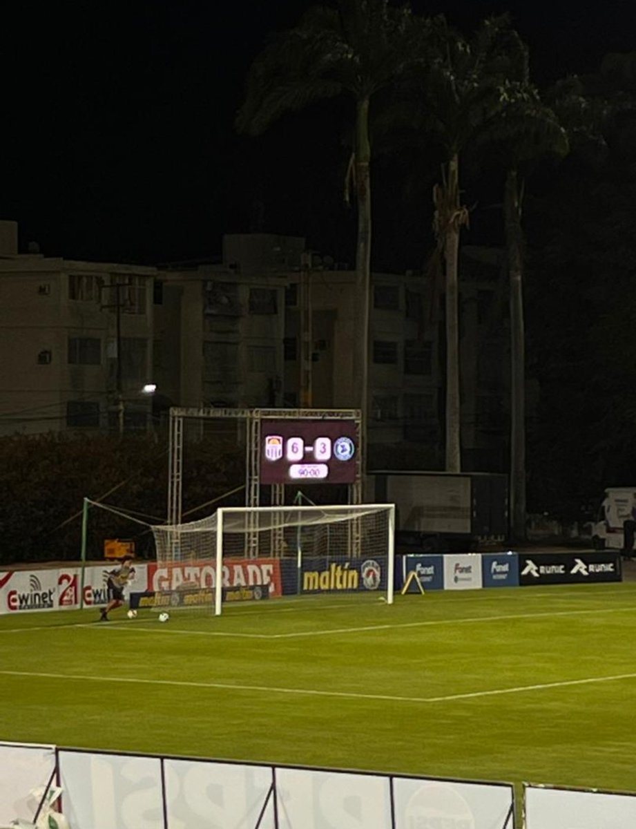 Se terminó quedando una bonita noche en Valencia. 🇱🇻🔥

¡AGUANTE CARABOBO SIEMPRE!