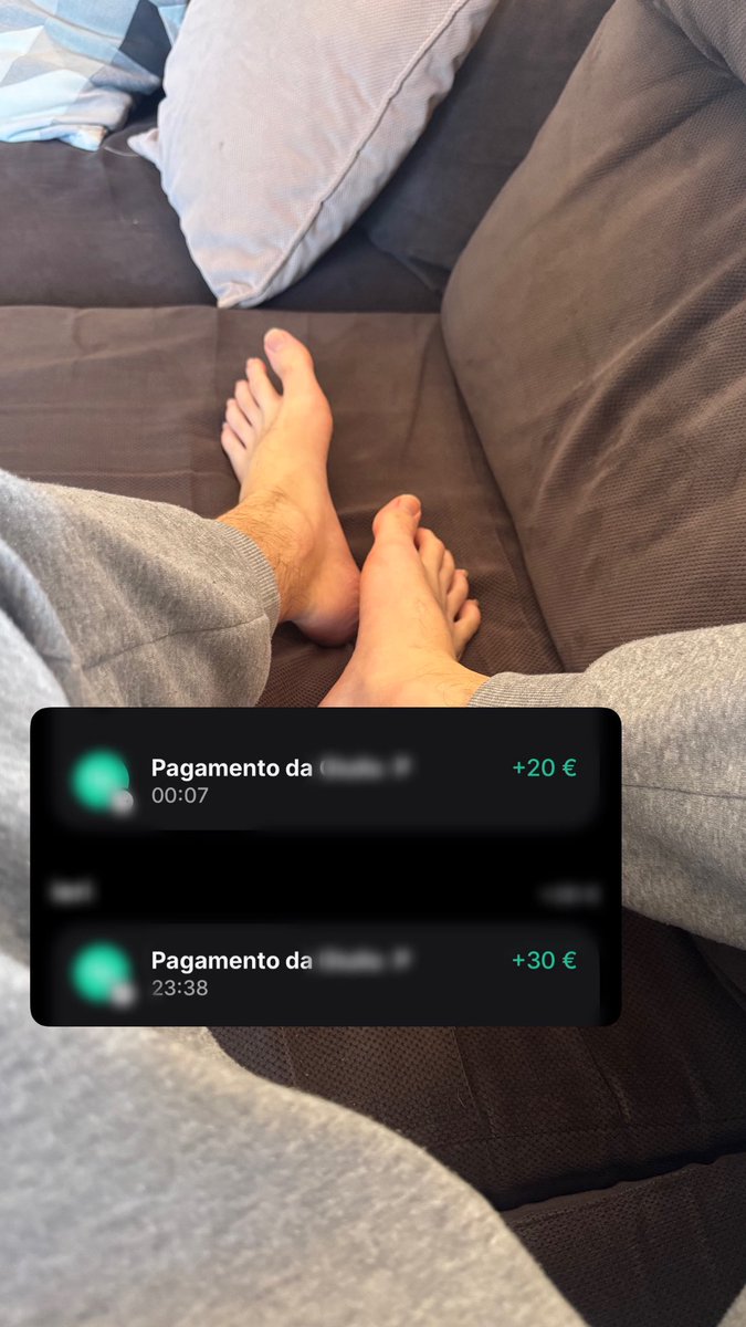 LucaMaster07's tweet photo. i #feet di un giovane master ti entrano in testa e ti fottono il conto 
#youngmaster #piedi #cashpig https://t.co/0r0ZEooIOd