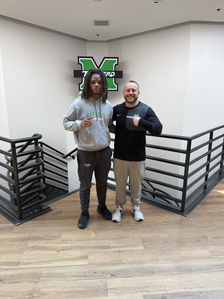v1ncentwest's tweet photo. Went on a great visit today @HerdFB! Thank you to @sydaspears for showing us around the campus and @JonesMUFB for talking to us about Marshall football.
#WeAreMarshall
@CoachTonyGibson @CoachBradLambo @CoachKJDillon @CoachXDayDay 
#SparkTheFlint🔥 
@CoachP_eterson https://t.co/CD6arPvhld