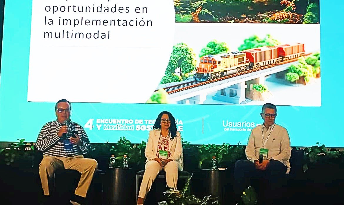 IIUNAM's tweet image. 🚛🌱 Transporte multimodal: clave para reducir emisiones

La Dra. Angélica Lozano del Instituto de Ingeniería de la UNAM destaca su potencial para optimizar cargas y mejorar eficiencia logística.
goo.su/x91MBd
#MovilidadSostenible #UNAM #Ingeniería