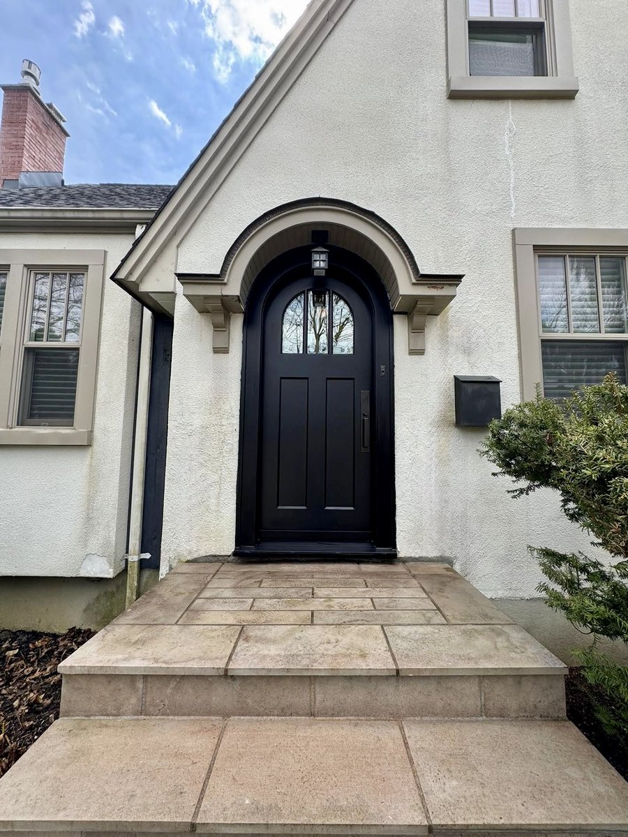 AmberwoodDoors's tweet image. Gorgeous #custommade *SOLID* #mahogany @AmberwoodDoors Round Top #door with Black stain; High Performance glass; &amp;amp; @emtek_products lockset! 
#doors #doorsofdistinction 
#madeincanada 🇨🇦

Contact amberwooddoors.com today!
416-213-8007 or 1-800-861-3591
🇨🇦 &amp;amp; 🇺🇸 Shipping