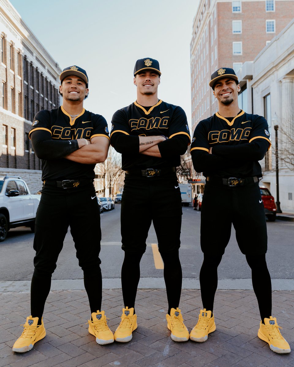 MizzouAthletics's tweet photo. This one is for OUR community.

🆓 Admission is FREE
🏎️ @NASCAR Hall of Famer Carl Edwards throwing out the first pitch
🎤 National Anthem performance from John Warner Middle School
🏘️ Local community vendors throughout the concourse
⚾ The debut of brand-new CoMo-inspired jerseys

Don't miss the celebration of Columbia tomorrow at 6 PM!

#MIZ 🐯