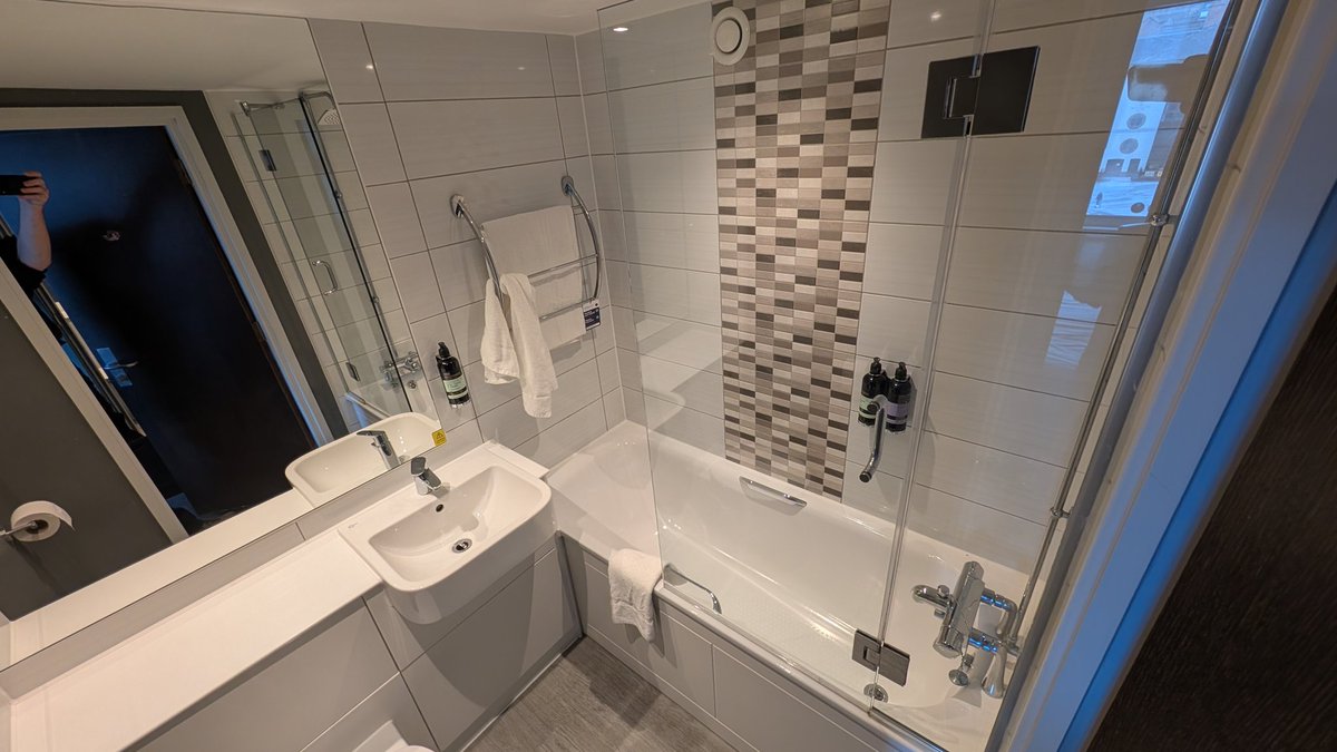 Gingernuts73's tweet image. Tonight's rain damage preventer. Pretty good. @premierinn #nottingham