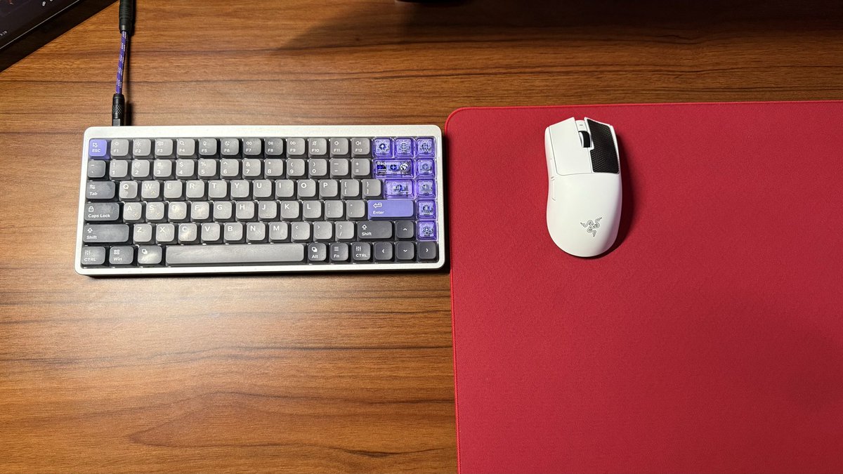 YahsJM's tweet photo. @StevenP015 Nuphy air 75 he, viper v4 pro &amp; hayate otsu v2 mid https://t.co/YasDMaDqDg