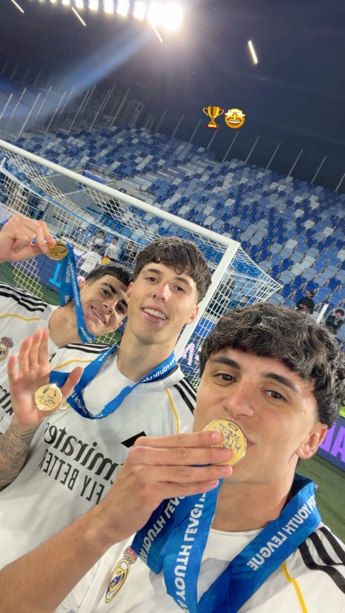 winners selfies 😁