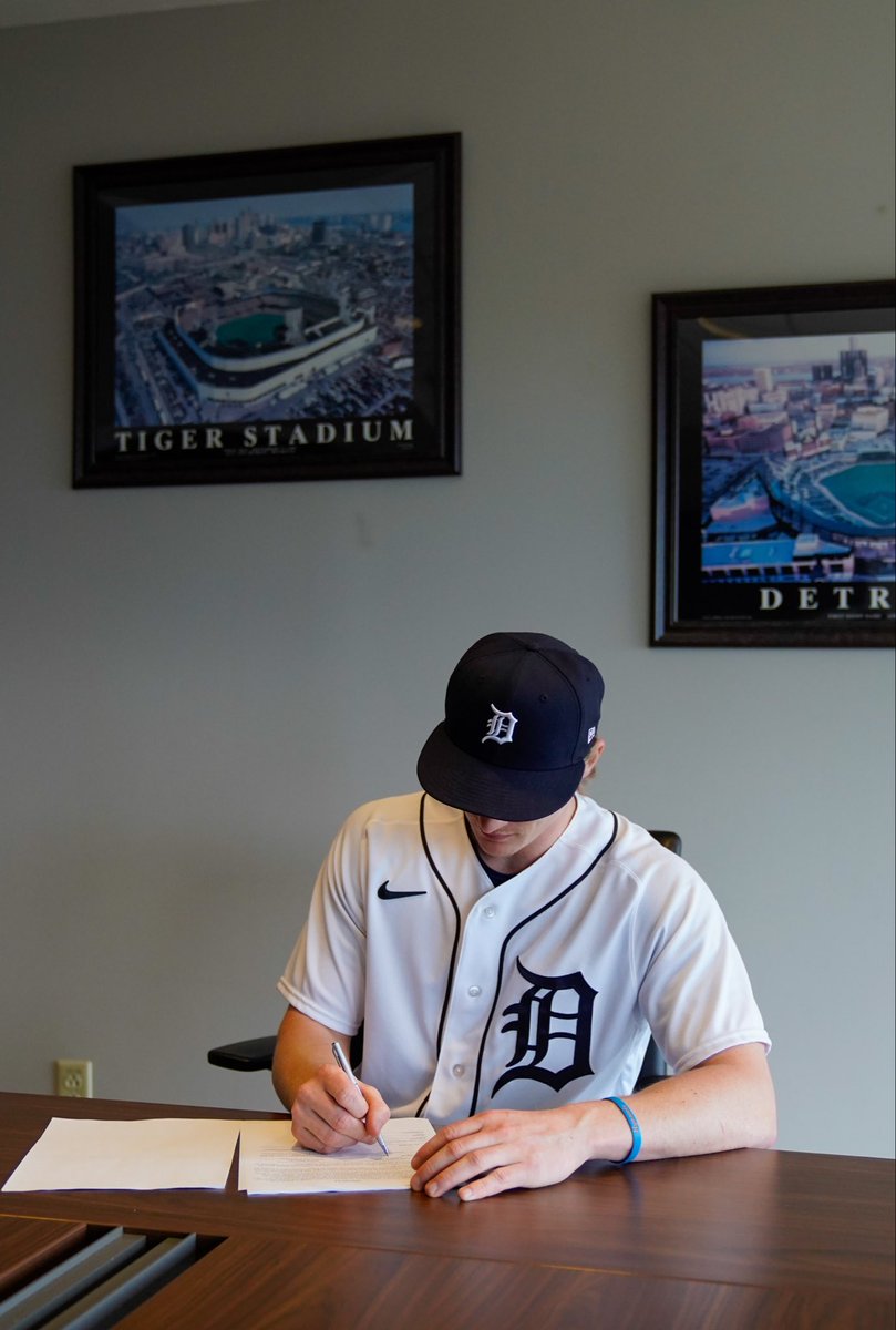 UConn Baseball tweet media