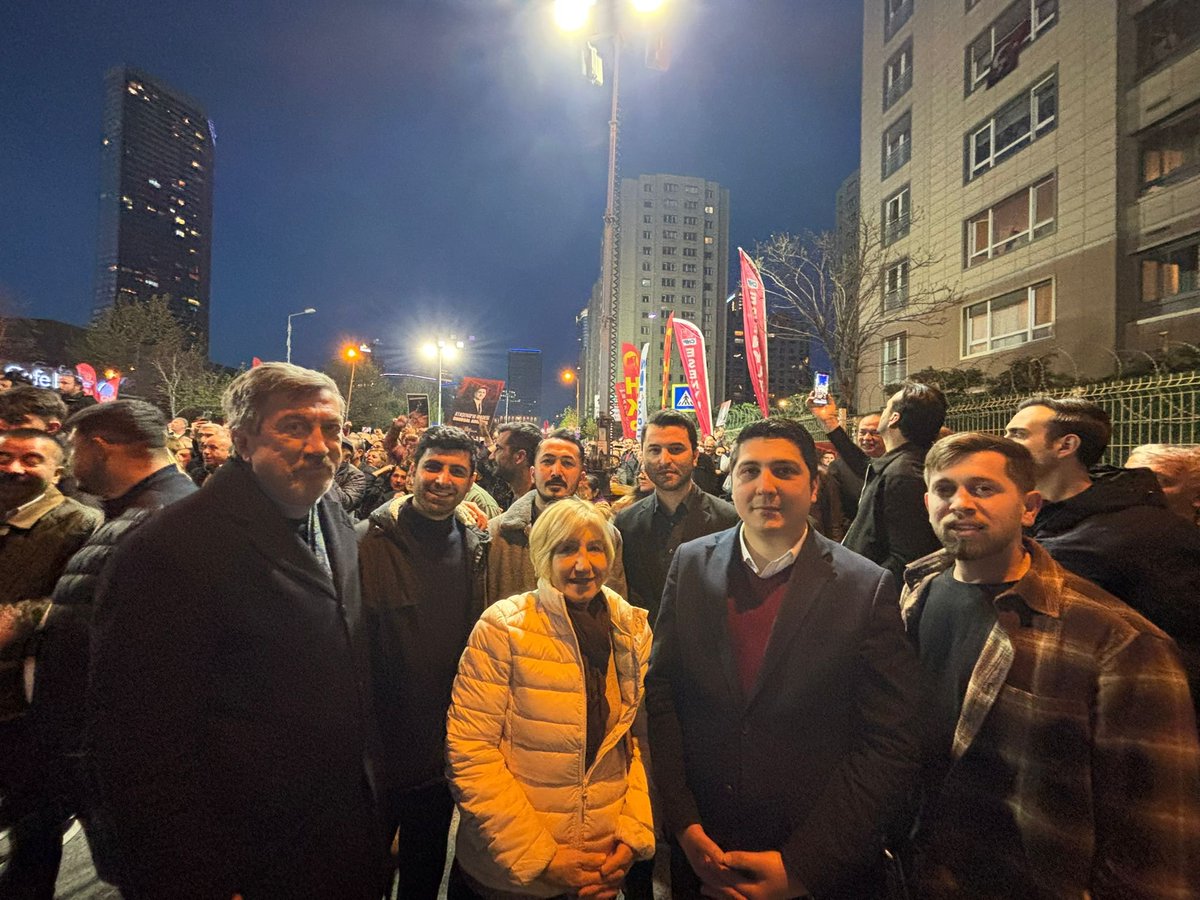 samicanokakin's tweet photo. 📍Ataşehir

Adaleti savunacağız,
Demokrasiyi savunacağız,
Halkın iradesini savunacağız,
İrademizi savunacağız,
Hakkı ve hakikati savunacağız,
Cumhuriyeti ve Cumhuriyet Halk Partisi'ni savunacağız!

@onursaladiguzel https://t.co/kS95q0t0sK