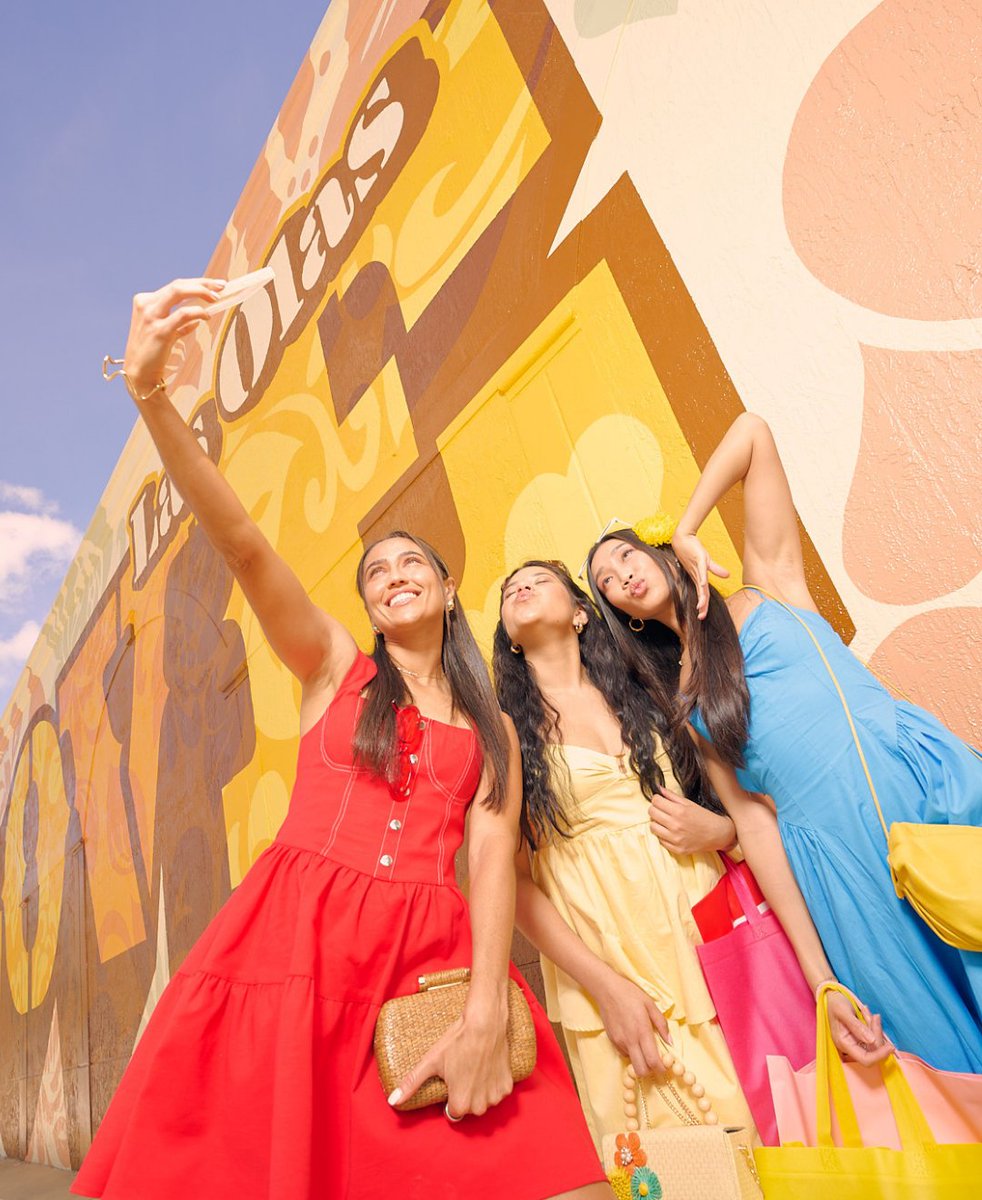 visitlauderdale's tweet photo. ☀️ What's a girls day in Greater Fort Lauderdale look like? A little something like this...

#floridatravel #soflo #travelplanning #broward #exploreflorida https://t.co/JlKk7yS7RN
