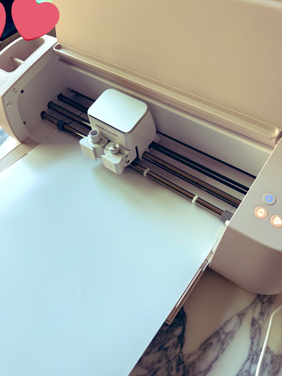 msv430's tweet image. Work at home 🤍 #cricut 

#thankyou