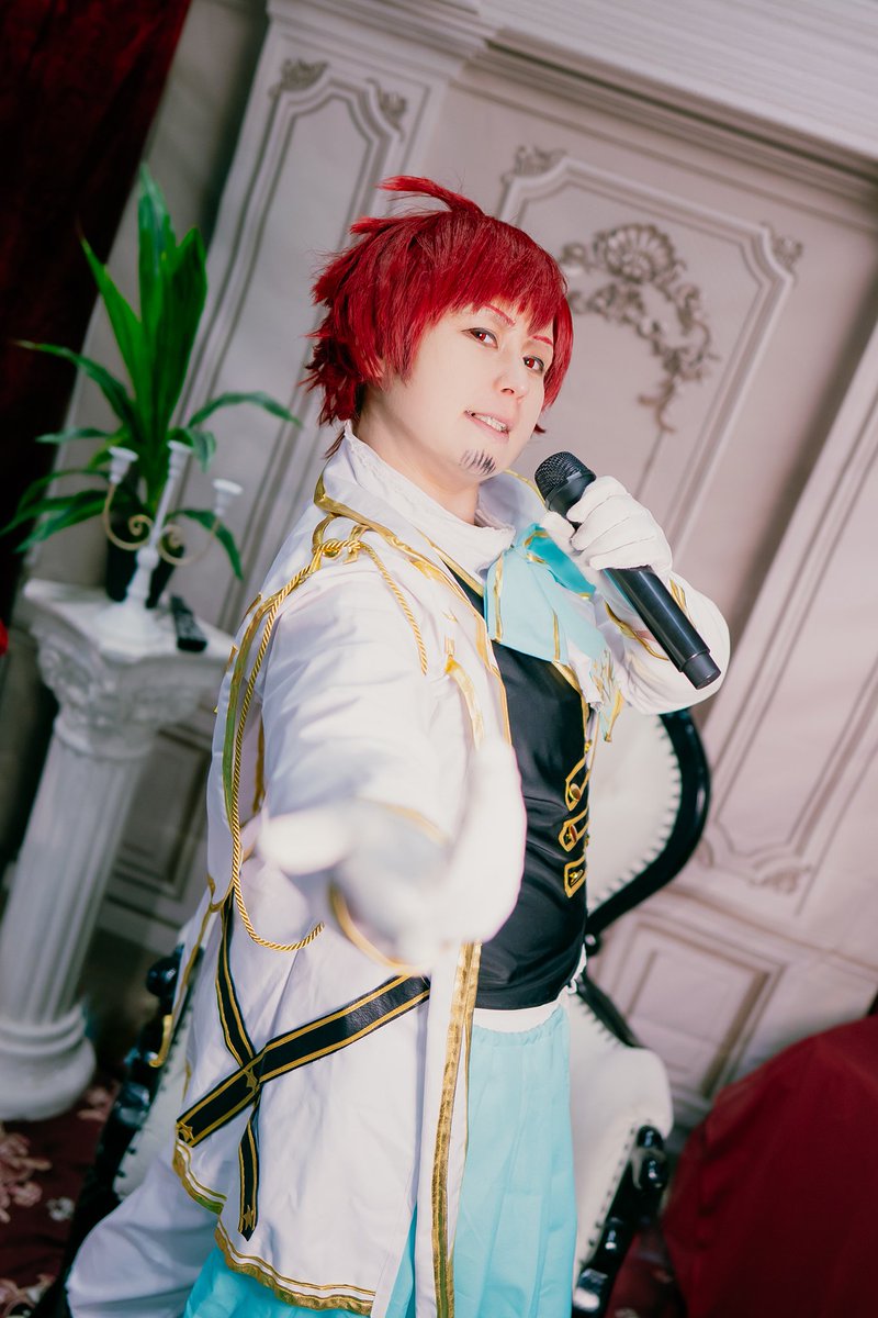 Me encanta esta foto y pensé haberla perdido ♥✨

En un futuro quiero hacerle más sesiones a Teru.
Quizá no con este outfit porque perdí una estrella del traje
Pero con los otros que tengo que debo hacerles justicia 😭