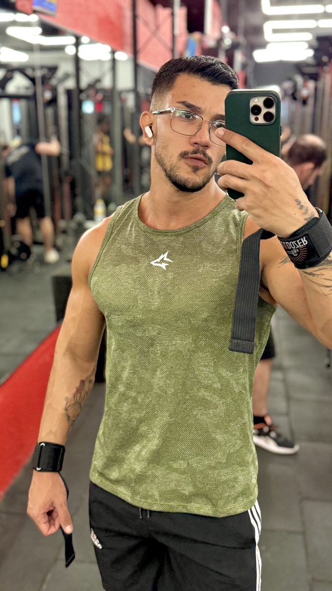 É SOBRE ISSO tweet media