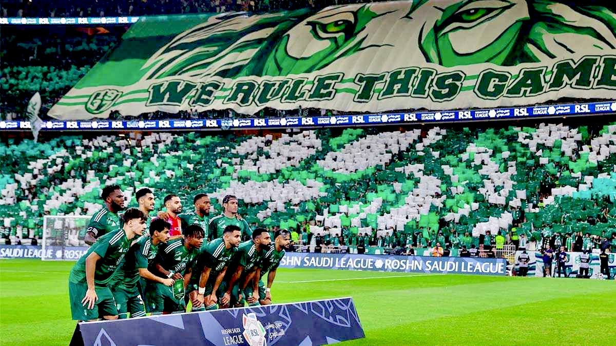 النادي #الأهلي الملكي السعودي يبلغ نهائي #كأس_النخبة_الاسيوية للسنة الثانية على التوالي وكان قد حقق البطولة العام الماضي وبإذن الله هذا العام، وعبر الزمان سنمضي معًا، شكرًا <a href="/ALAHLI_FC/">النادي الأهلي السعودي</a> لحفظه ماء وجه الكرة #السعودية بعد خروج #الهلال و #الاتحاد رغم أن البطولة تقام في #جدة.
