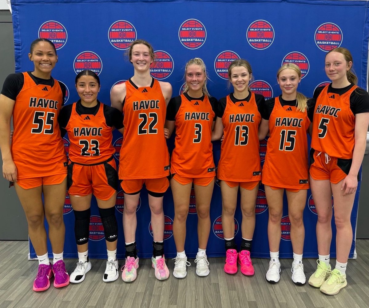 INEliteHavoc's tweet photo. Great First Live Period of the Season for Havoc 17 E40 Played with Great Chemistry helping them to a 4-0 Finish on the Weekend!!! Such a Fun team to watch 🔥🔥 Lots of Compliments from Coaches in Attendance!  💪🏀👊@Elite40League @NE2K_Rich https://t.co/4KZpb0qGM9