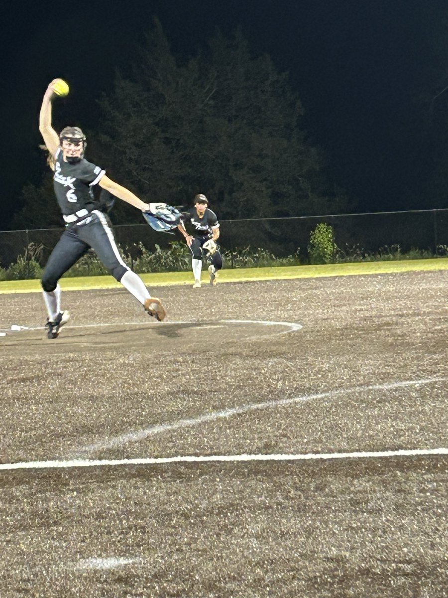 rmitchell2029's tweet photo. Love playing with our Fury Platinum X spring team. Consistency all around. Team hitting was really good and our pitchers were on fire!! Wining is fun but playing with teammates who get you is even better!
@OregonSB @Coach_SniderSB 
@Trisha_Ford @CoachBBuchanan https://t.co/RnBYKPDZUB