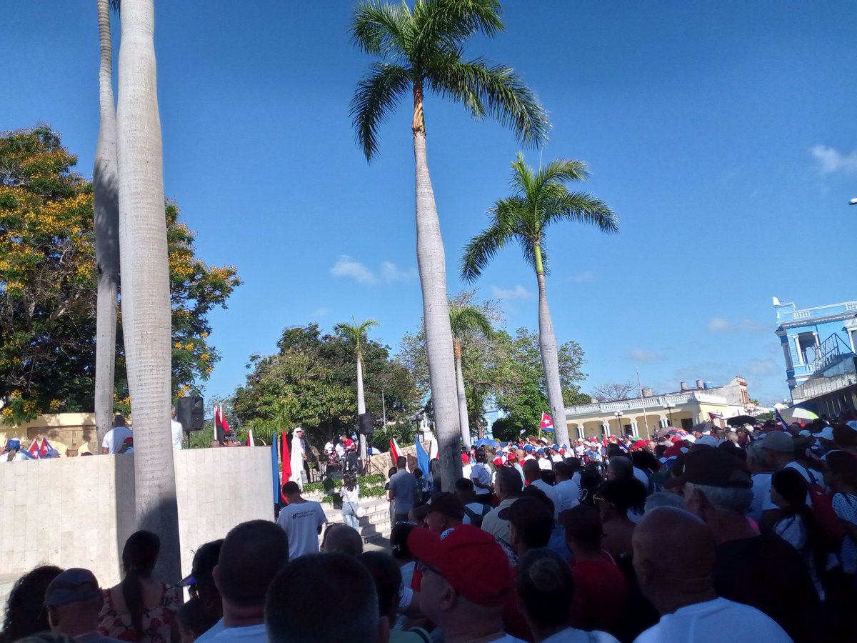 Participando en el Acto de Reafirmaciòn Revolucionaria por el 19 de Abril y Firma " Yo estoy con mi Patria"
#CubaVencerá 
#CubaEstáFirme 
#CubaSoberana 
#CubaViveEnSuHistoría
