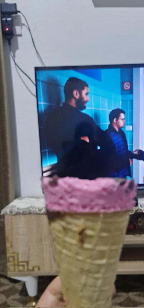 safa_amgda's tweet photo. رجعت الصيفية🍦 https://t.co/93tWBYfbtW