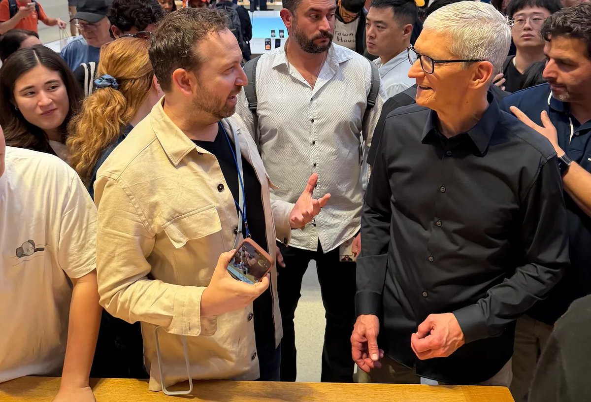 mattswider's tweet photo. Tim Cook is stepping down as Apple CEO after 15 years. A new era at Apple is about to begin with John Ternus

The Shortcut story by @LegendaryScoop
https://t.co/ZZ0guKu60I

I got to meet Tim a few times on iPhone availability day https://t.co/luIT70Z7TX