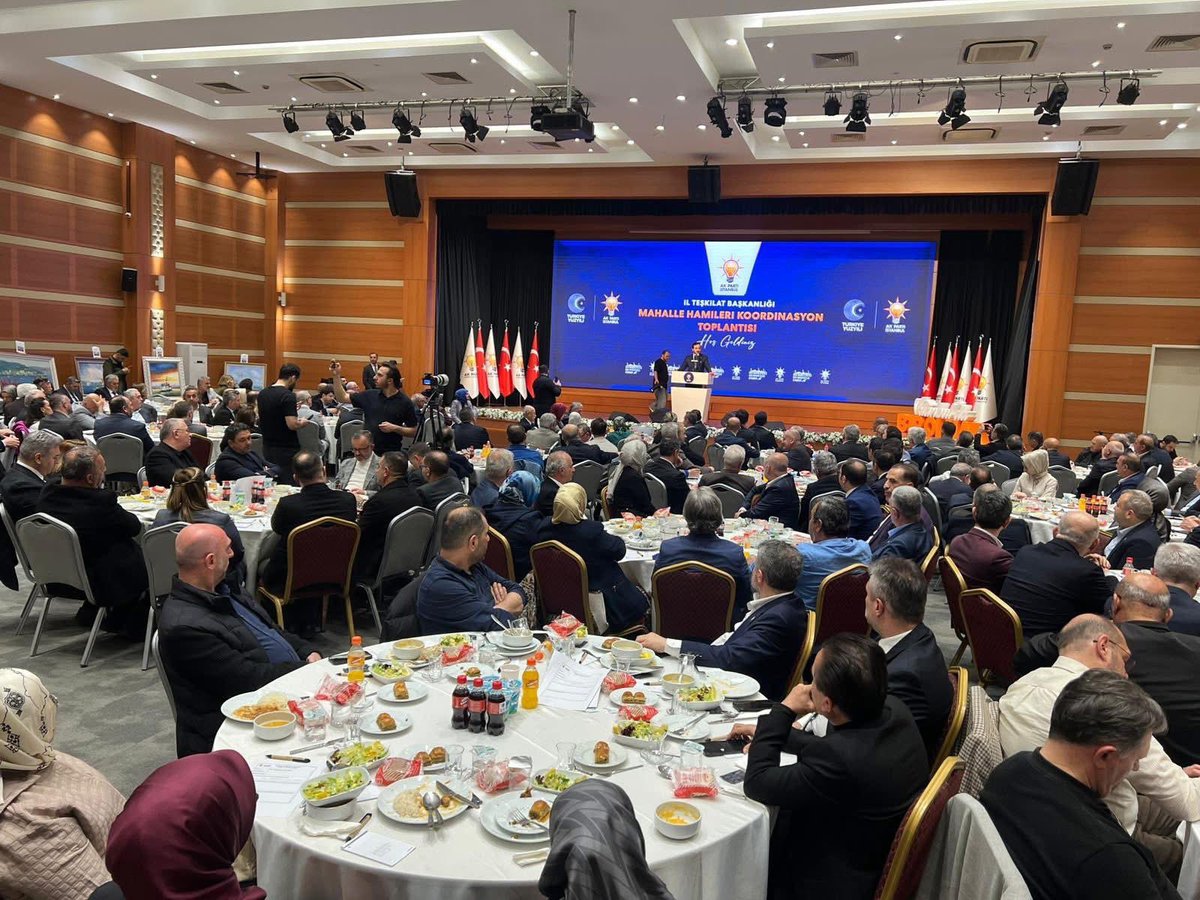 syigitoglu18's tweet photo. İl Başkanımız Sn. Abdullah Özdemir’in başkanlığında gerçekleştirilen Mahalle Hamileri Koordinasyon Toplantısı’na katıldık.

Geçmiş dönemlerde partimizin çeşitli kademelerinde görev almış, bugün ise mahalle teşkilatlarımıza hamilik üstlenecek kıymetli yol arkadaşlarımızla; mahallelerimizin ihtiyaçlarını, sahadaki çalışmalarımızı ve önümüzdeki dönem hedeflerimizi istişare ettik.

Birlik ve beraberlik içerisinde, mahallelerimize en iyi hizmeti sunma gayretiyle çalışmalarımızı sürdürmeye devam edeceğiz.