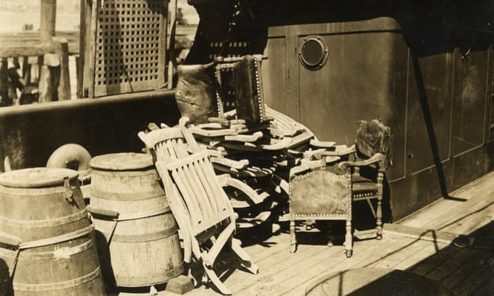 MeriaRmsTitanic's tweet image. After a week of searching, the Mackay-Bennett left the site of the sinking of #Titanic and returned to #Halifax. On board, she's carrying 190 bodies of victims as well as objects from the ship (deck chairs, panelling, etc.). Now, the Minia is taking over the search.
#Titanic114