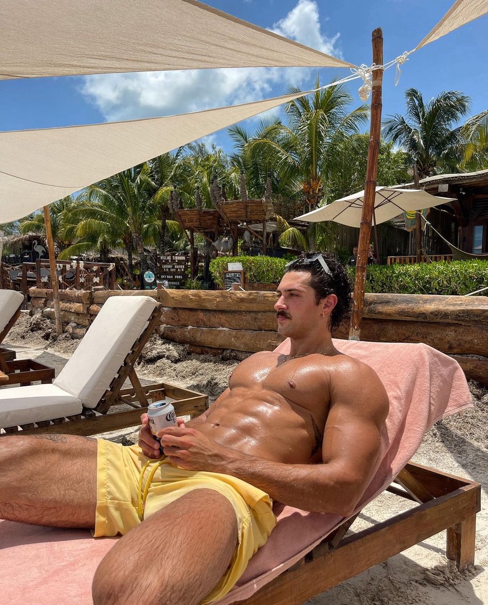 dudes hub tweet media