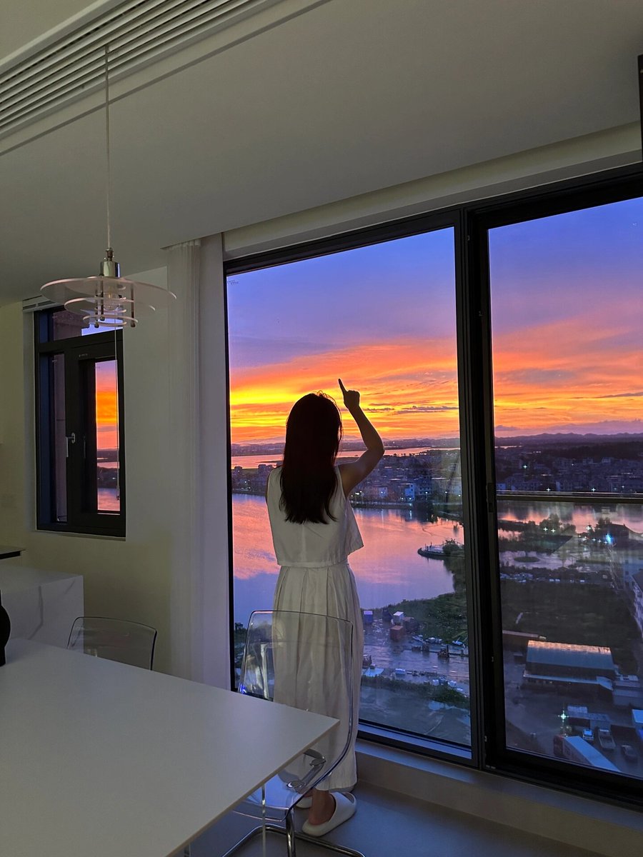 simonboyz's tweet image. "Small daily moves = big health wins! ♀ Try 10 mins of stretching, 8 glasses of water, or a 5-min walk today—your body will thank you. #HealthyHabits #DailyWellness"