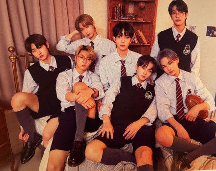 дашуля энхатооп tweet media