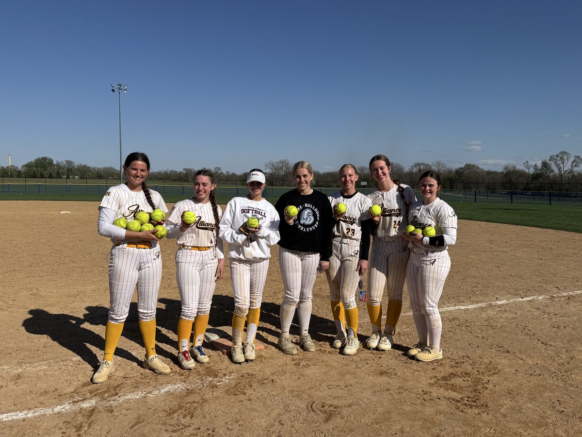 CDamstetter2028's tweet photo. Finished up my last spring tournament with @AllianceBenge, runner up in @PG_Softball Battle for the Belt!

I had a good weekend at the plate with a BA of .444 and OBP of .583 with a home run! 

@AshleyMears_PG @ChrisjSb https://t.co/gLbBI6JaKb