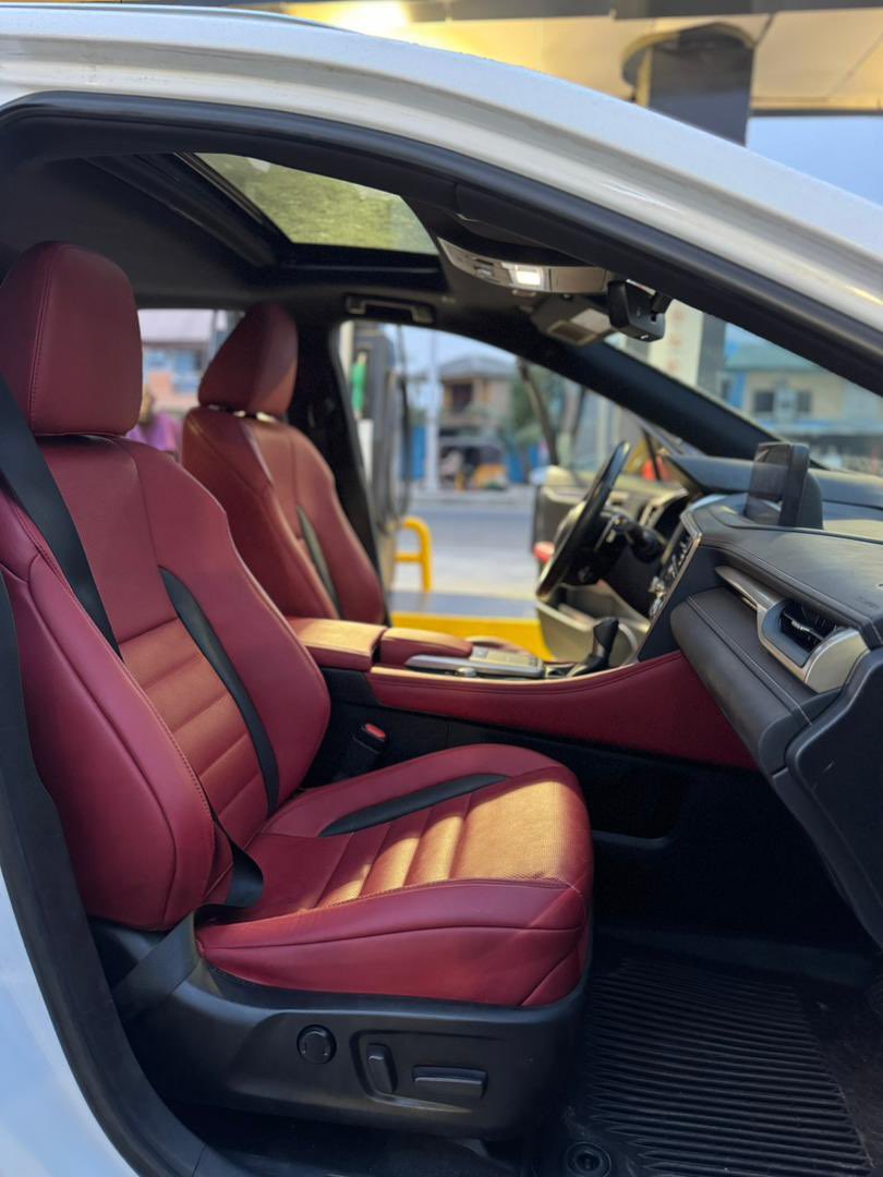primeAutoDeals's tweet photo. LEXUS RX350 2022 toks 🇺🇸  Foreign Used 🇺🇸  Drive Assists Park Assists Collision Brake System  Sunroof Lexus Mouse pad Wireless Charging Ventilated Seats Blind Spot Monitoring Ćustom Ďuty īntacť PRICE :69.8M https://t.co/rApNhpvObS