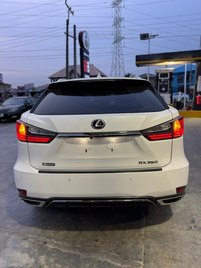 primeAutoDeals's tweet photo. LEXUS RX350 2022 toks 🇺🇸  Foreign Used 🇺🇸  Drive Assists Park Assists Collision Brake System  Sunroof Lexus Mouse pad Wireless Charging Ventilated Seats Blind Spot Monitoring Ćustom Ďuty īntacť PRICE :69.8M https://t.co/rApNhpvObS