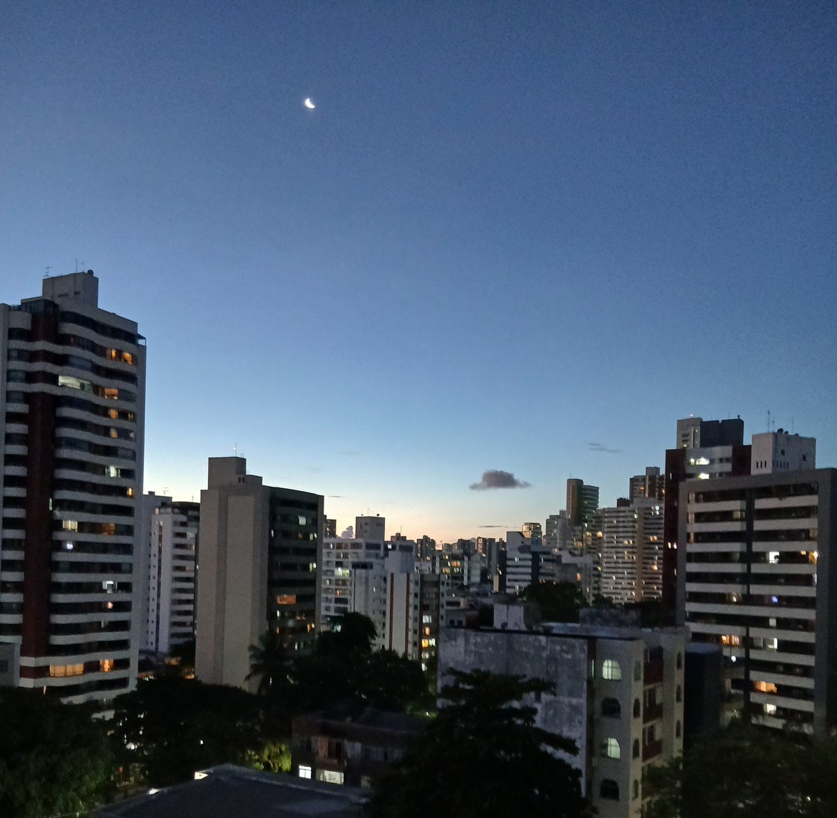 fernandes_s_r's tweet image. Evening!
#Moon