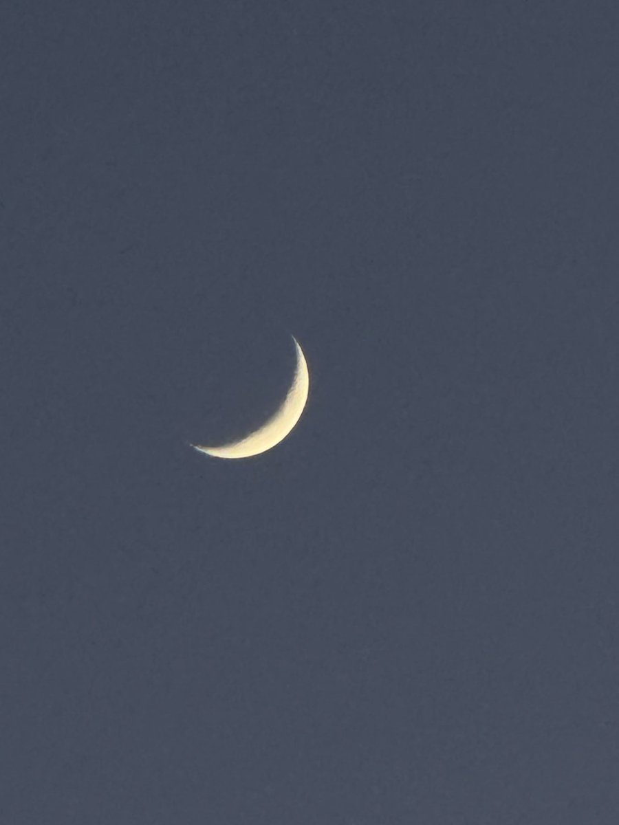 angelite_999's tweet image. waxing crescent #moon
