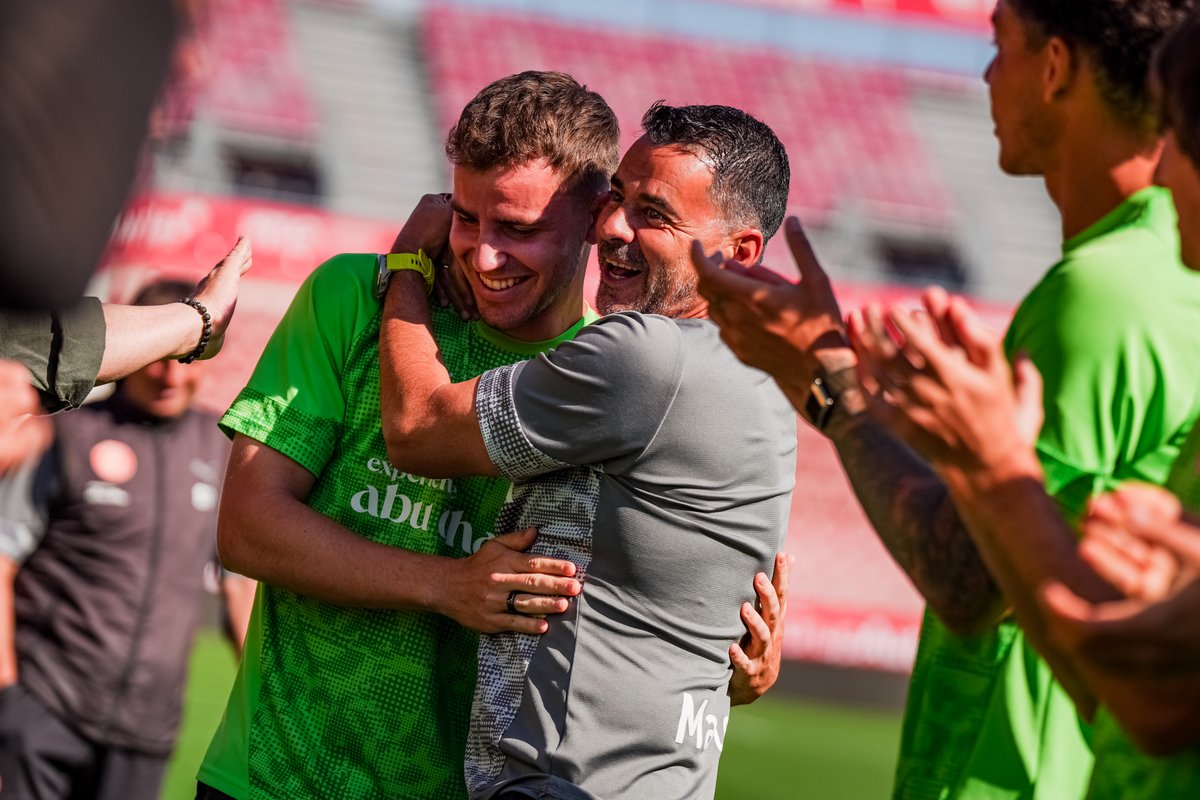 1a Divisió
L'entrenador del Girona FC Míchel Sánchez informa que el mig de La Bisbal Ricard Artero entra a la convocatòria per jugar contra el Betis després de les lesions
#FutbolistesGironins