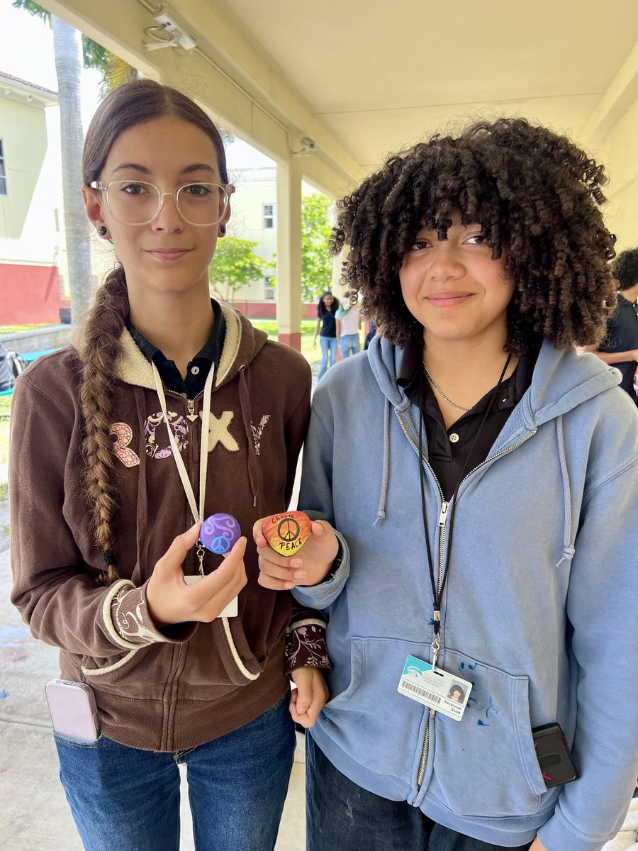 GMSPeerCounsel's tweet image. Today the Peer Counselors worked hard creating their "Pebbles of Positivity!" These inspirational peace rocks will be gifted to a loved one! 🩵🪨🌸 #KindnessMatters #BeTheChange #CreateYourCulture @Glades_MS
