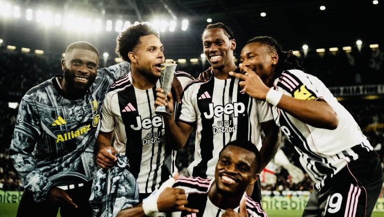 juventibus's tweet image. 🟠⚫️ SIAMO LIVE #JUVENTIBOH È QUASI FESTA #JUVE È QUASI #MERCATO 👉 twitch.tv/juventibus