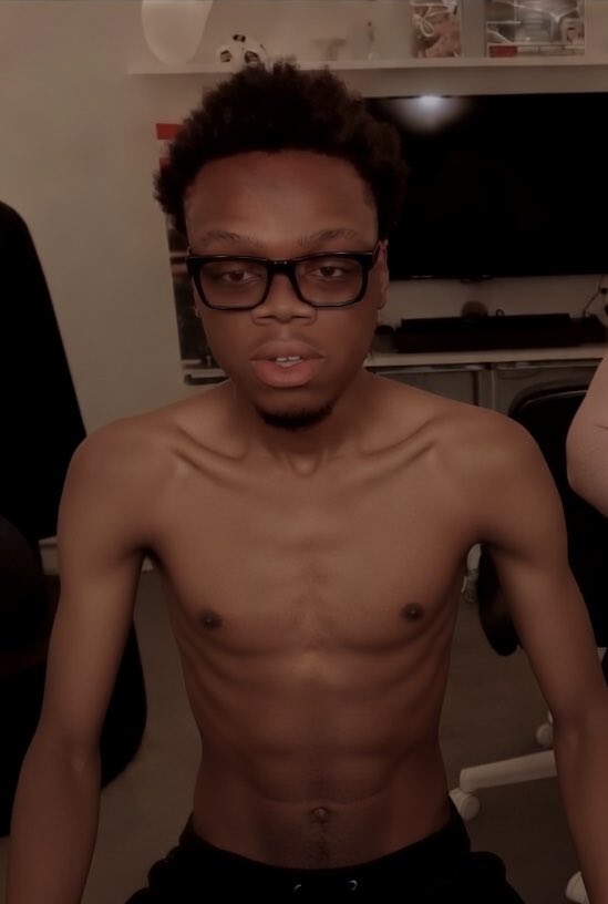 YouiBoy tweet media
