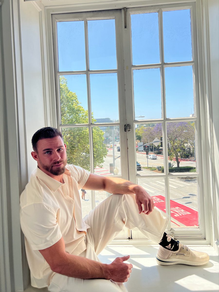 NateHolley's tweet image. It was an important call 📞 #photoshoot #vintage #white