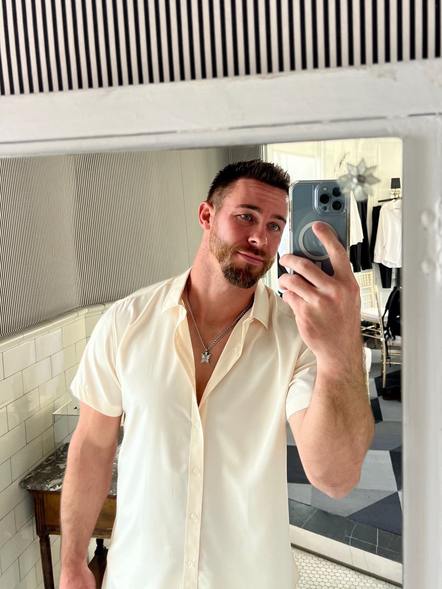 NateHolley's tweet image. It was an important call 📞 #photoshoot #vintage #white