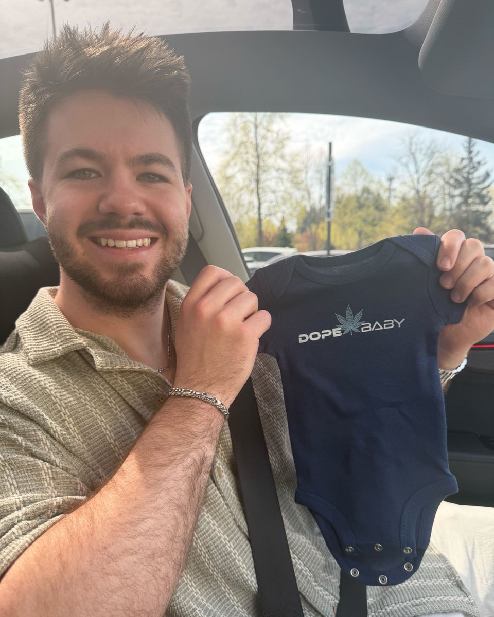 DopeTech_HQ's tweet photo. On the industry's biggest holiday, we've proven once again that we go above and beyond.
Congrats to our CTO on the newest addition to the DopeTech family.
DopeBaby arriving 4/20.
#DopeTech https://t.co/UGQYk7iG0X