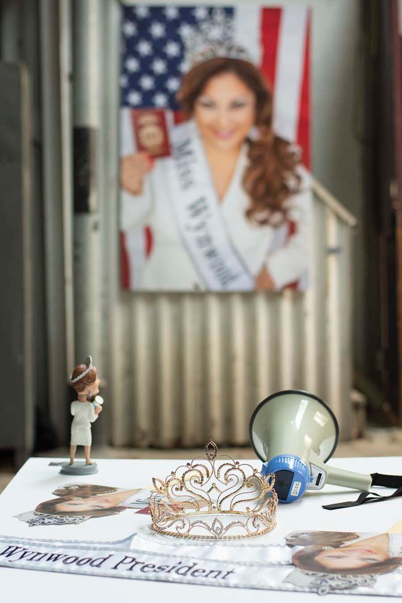 thewynwoodtimes's tweet image. Queremos rodearnos de obras de arte porque, según su estilo y origen, nos sitúan en una determinada dimensión de la existencia. Artículo completo en nuestra WEB. #andreinafuentesangarita #arte #fuentesangaritacollection thewynwoodtimes.com/coleccion-fuen…