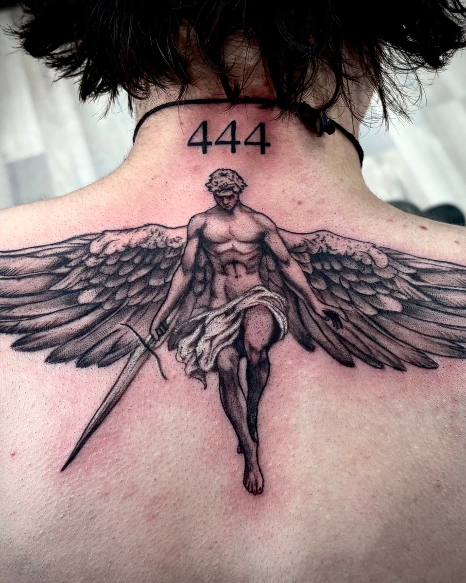 DarkstarCal's tweet image. Check out Darkstar tattoo Riverside, Amazing artistry walk-ins welcome and great discounts on custom designs. Visit us at 10975 Magnolia ave or call 951 721 2104 #tattooart #riverside #tattoo #bilingualservice