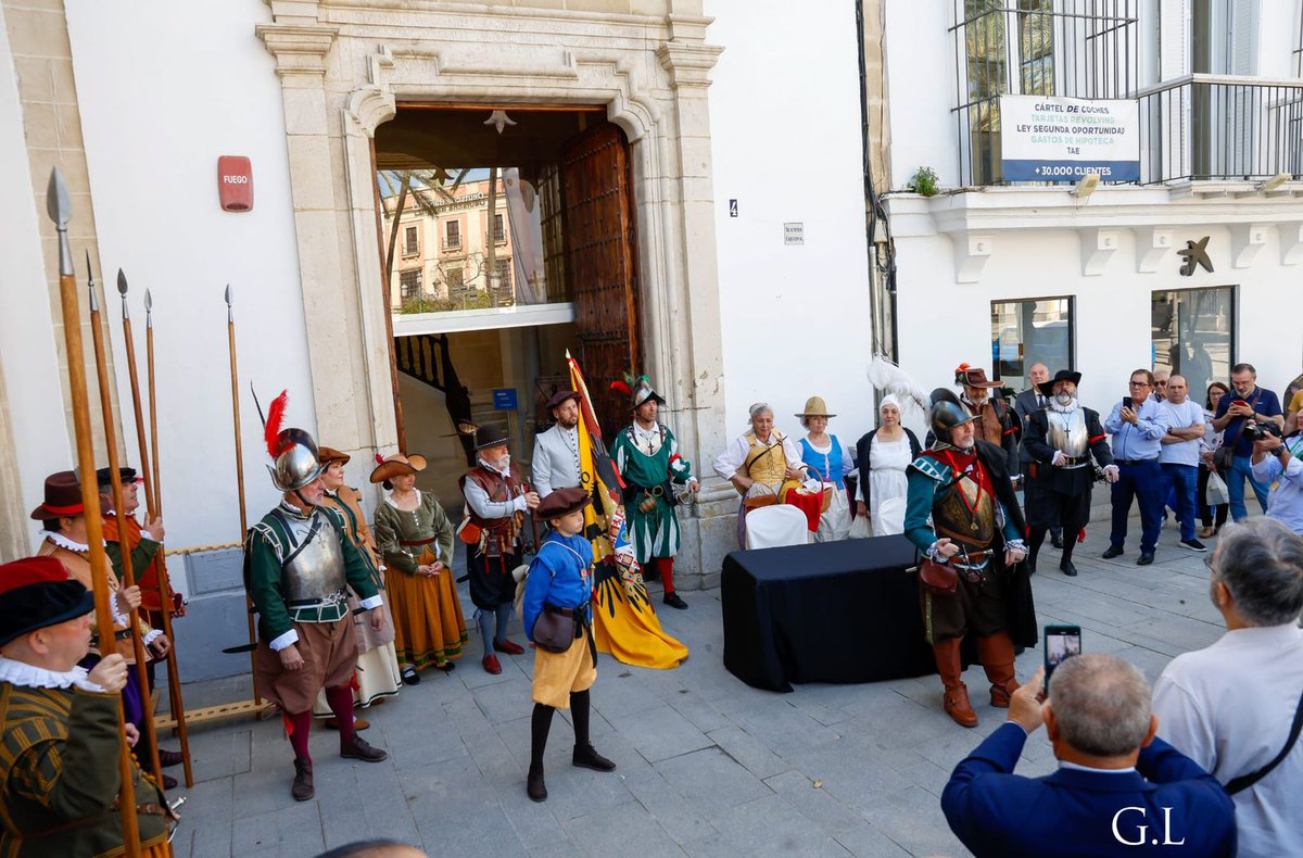 PlataformaMill1's tweet image. Los Claustros de Santo Domingo de #Jerez albergan la exposición "De Pavía a Breda. 100 años de preeminencia de los #TerciosEspañoles en Europa 1525-1625", organizada por el Centro de Historia y Cultura Militar Sur, del @EjercitoTierra, hasta el 16 de mayo.
diariodejerez.es/ocio/cien-anos…