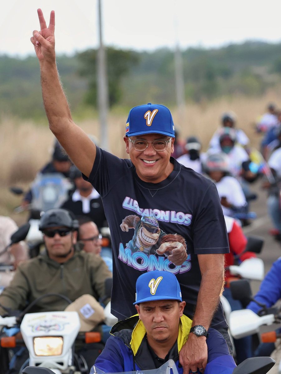 laChiqui tweet media