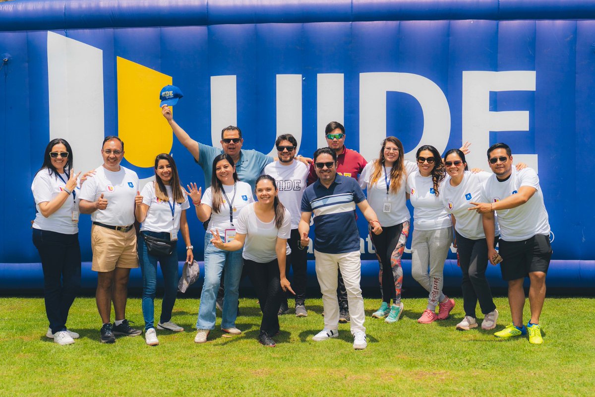 UIDE's tweet image. Impulsamos Active Day, evento de nuestra #BusinessSchool, donde reunimos a estudiantes, docentes y graduados en una jornada de integración, bienestar y #networking, fortaleciendo el vínculo entre modalidades y la experiencia universitaria.  

Conoce más 👉 bit.ly/4sKQwZU