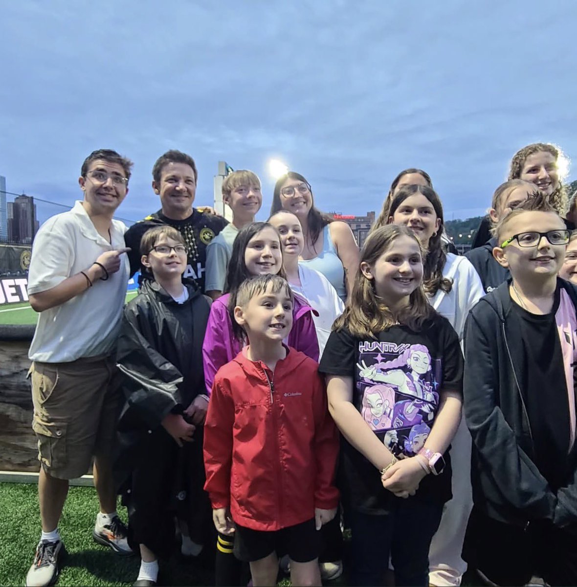 Jeremy Renner tweet media