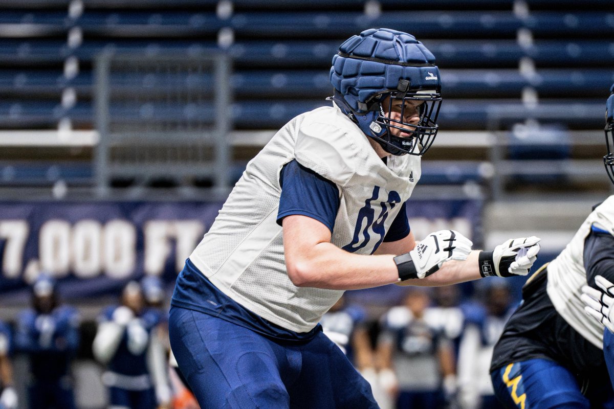 NAU_Football's tweet photo. Last week of spring ball. Finish strong.

#RaiseTheFlag | #7KBuilt | #BigSkyFB https://t.co/IFLuKAxVal