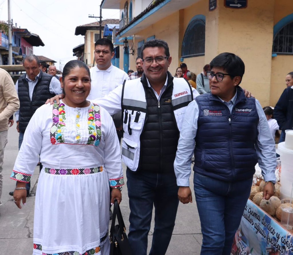 Fortalecemos el vínculo con la ciudadanía a través de espacios que escuchan, atienden y gestionan. 🤝

Acompañamos la inauguración de la Casa de Gestión de mi compañera diputada Elisa Limón Balderrábano, un paso importante para acercar soluciones, atención y resultados a las y