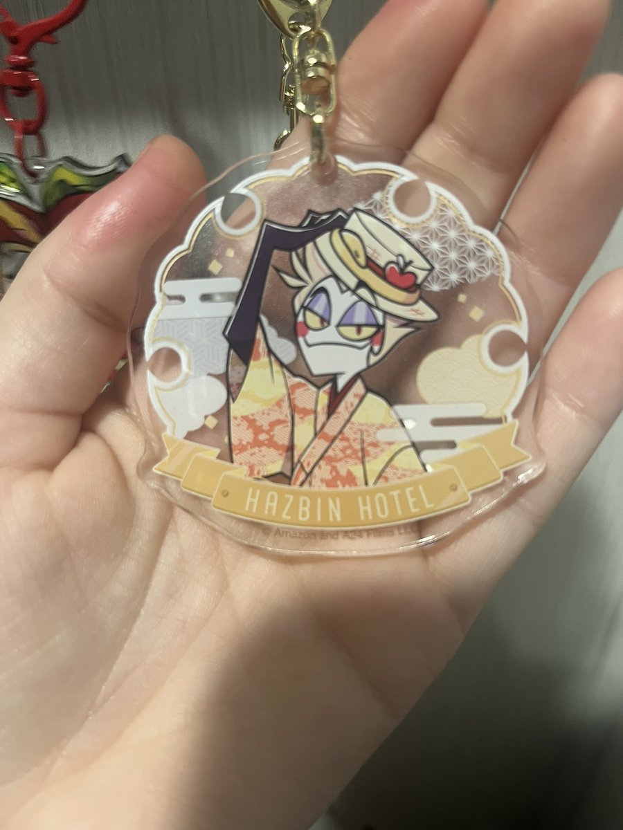 engineer_iplier's tweet photo. What I have to trade, minus the foils in the picture (nothing really worth much but doesn’t hurt to try lol)

Kimono keychains aren’t currently in the original packaging but I do still have it for both https://t.co/igvSHRsN5y