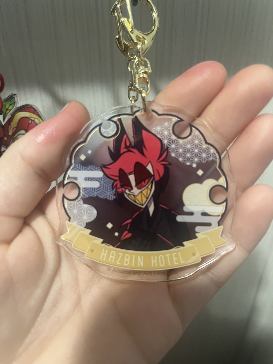 engineer_iplier's tweet photo. What I have to trade, minus the foils in the picture (nothing really worth much but doesn’t hurt to try lol)

Kimono keychains aren’t currently in the original packaging but I do still have it for both https://t.co/igvSHRsN5y